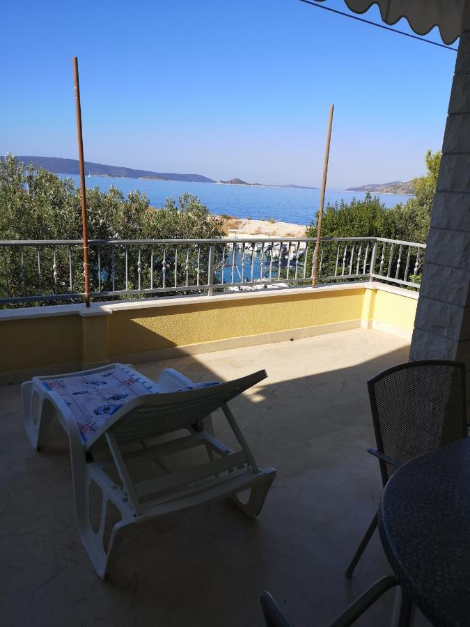 Apartman Nino Donji Okrug (Ciovo) Exterior foto