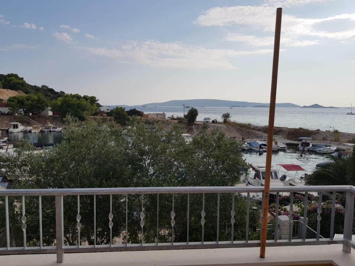 Apartman Nino Donji Okrug (Ciovo) Exterior foto